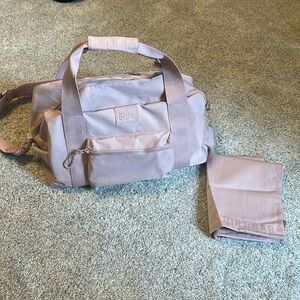 BEIS Sport Duffle in Atlas Pink